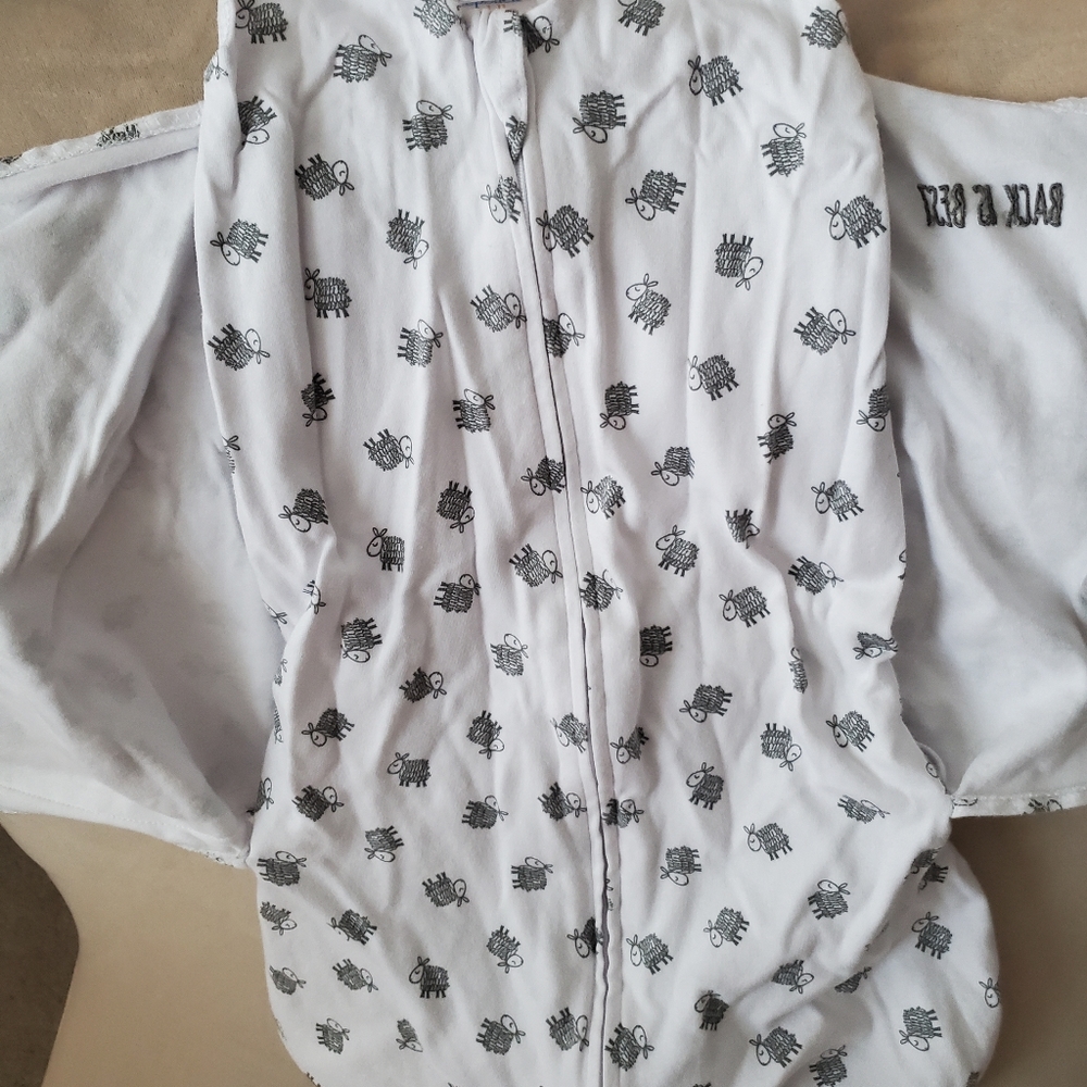 Newborn Size Halo Velcro Sleep Sack Swaddle good Condition